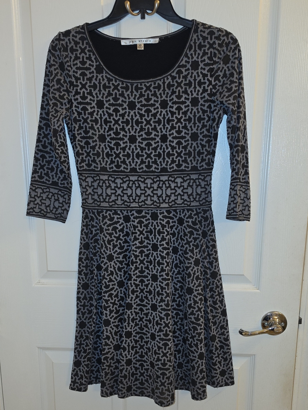 Max Studio Elegant Black and Gray Patterned Dress